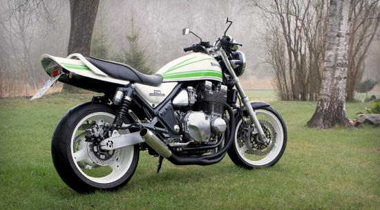 1100 Zephyr