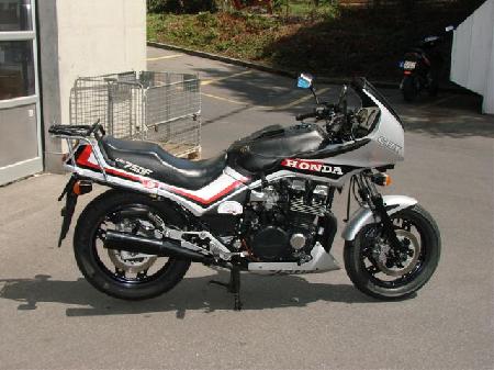 CB 750 F