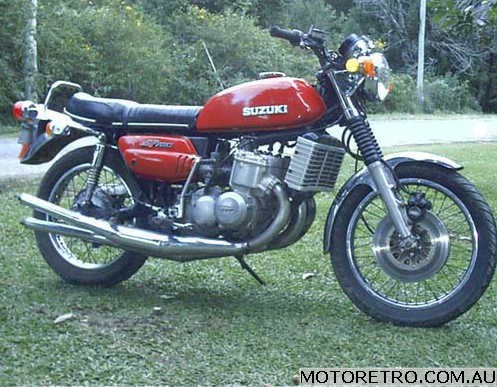 Suzuki_GT750_triple