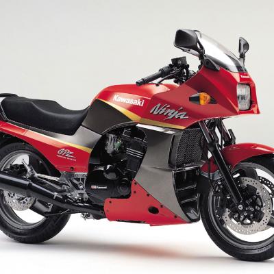 Kawasaki-GPZ-900R-Red-1-LUWAPAKIK8-1024x768